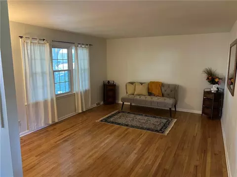 Living - 702 NE Darwin St, Lees Summit, MO 64063 photo 2 of 3
