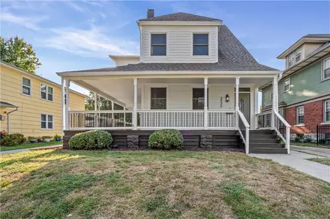 3530 Kenwood Ave, Kansas City, MO 64109