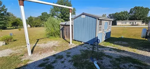 Exterior - 27307 Sunset Dr, Clinton, MO 64735 photo 5 of 10