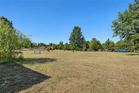 Exterior - 27307 Sunset Dr, Clinton, MO 64735 photo 6 of 7