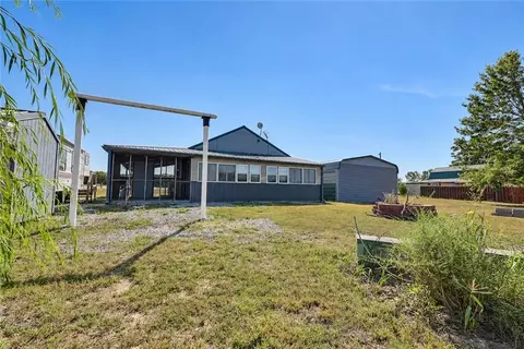 Exterior - 27307 Sunset Dr, Clinton, MO 64735 photo 7 of 7