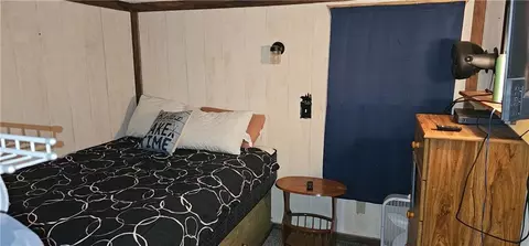 Bedroom - 27307 Sunset Dr, Clinton, MO 64735 photo 1 of 2