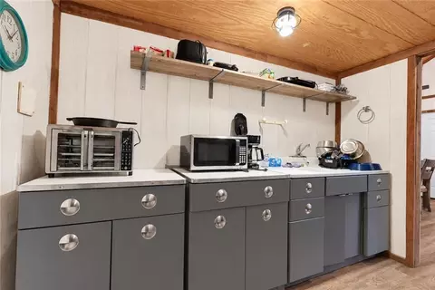 Kitchen - 27307 Sunset Dr, Clinton, MO 64735 photo 1 of 2