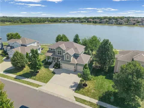 View/Area - 8808 SW 4th St, Blue Springs, MO 64064 photo 3 of 15