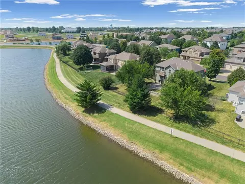 View/Area - 8808 SW 4th St, Blue Springs, MO 64064 photo 8 of 15