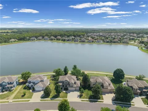 View/Area - 8808 SW 4th St, Blue Springs, MO 64064 photo 10 of 15
