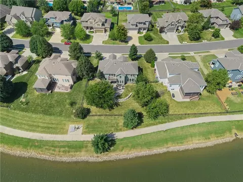 View/Area - 8808 SW 4th St, Blue Springs, MO 64064 photo 9 of 15
