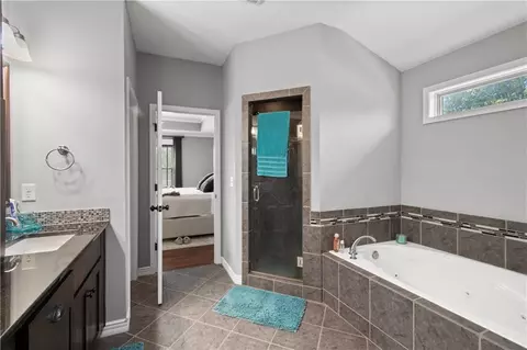 Entry Way - 8808 SW 4th St, Blue Springs, MO 64064 photo 3 of 4