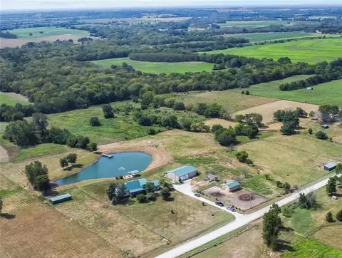10815 W 2300 Rd, Fontana, KS 66026