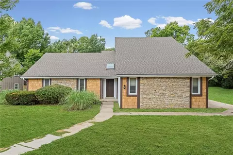 8300 Grant Ave, Overland Park, KS 66212