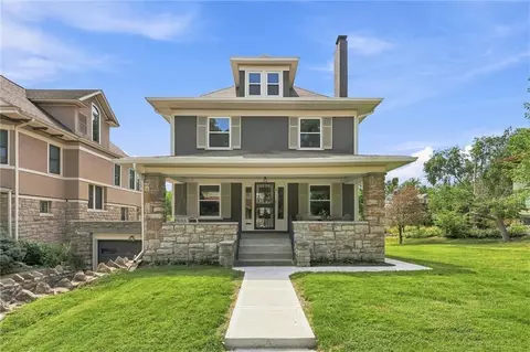 15 E 54th St, Kansas City, MO 64112