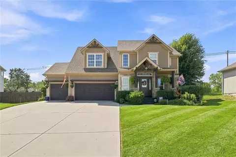 12233 Pine Valley Dr, Kansas City, KS 66109