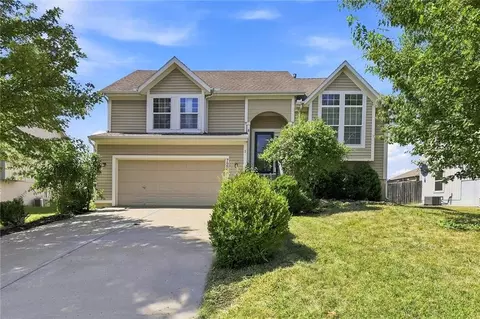 728 S Maple St, Gardner, KS 66030