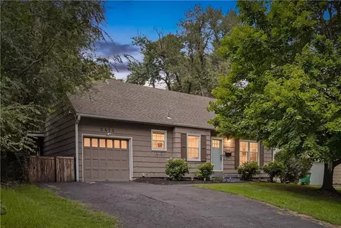 5416 W 51 St, Roeland Park, KS 66205