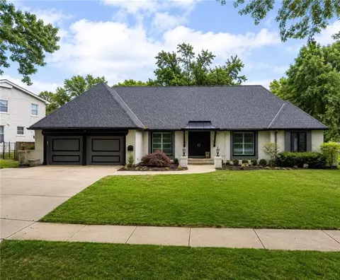 9029 Rosewood Dr, Prairie Village, KS 66207