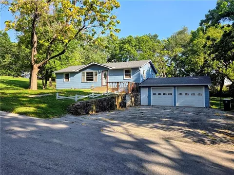 4516 NW Gleason Rd, Kansas City, MO 64151