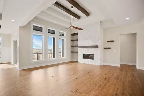 17521 Manor St, Overland Park, KS 66085