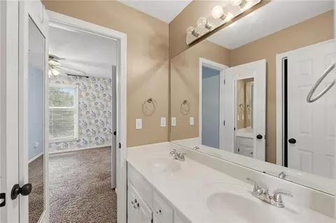 Bath - 1404 Cedar Ridge Cir, Raymore, MO 64083 photo 1 of 4