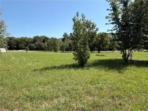 8844 Burkhart Ln, Cameron, MO 64429 photo 2