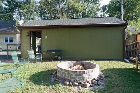 Exterior - 620 S Hardy Ave, Independence, MO 64053 photo 3 of 3