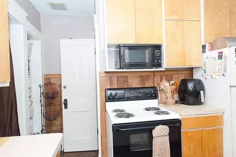 Kitchen - 620 S Hardy Ave, Independence, MO 64053 photo 2 of 4