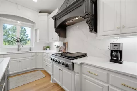 Kitchen - 1124 Metfield Ln, Raymore, MO 64083 photo 3 of 7