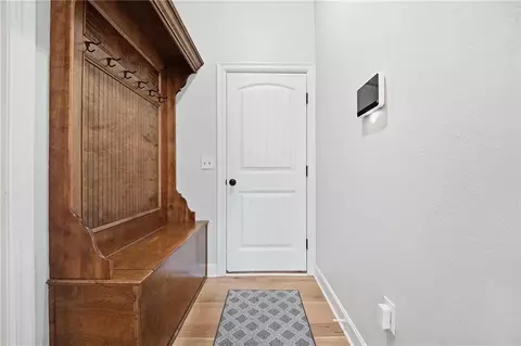 Entry Way - 1124 Metfield Ln, Raymore, MO 64083 photo 4 of 13