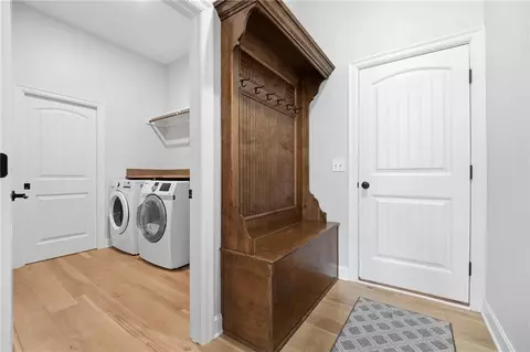 Entry Way - 1124 Metfield Ln, Raymore, MO 64083 photo 3 of 13