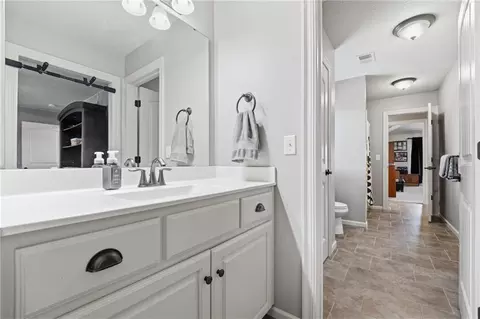 Entry Way - 1124 Metfield Ln, Raymore, MO 64083 photo 11 of 13