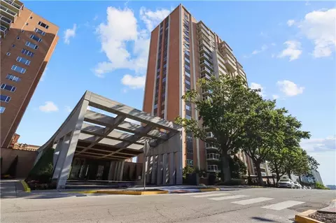 121 W 48th St #503, Kansas City, MO 64112