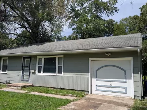 Exterior - 1206 E 134th St, Grandview, MO 64030 photo 1 of 3