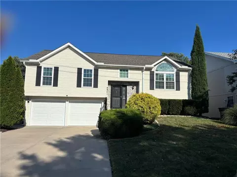 4401 Broadway Ter, Leavenworth, KS 66048
