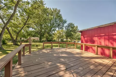 Exterior - 1627 E Glenn Dr, Lawrence, KS 66044 photo 4 of 9