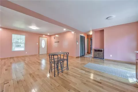 Living - 1627 E Glenn Dr, Lawrence, KS 66044 photo 3 of 5