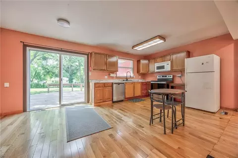 Kitchen - 1627 E Glenn Dr, Lawrence, KS 66044 photo 1 of 2