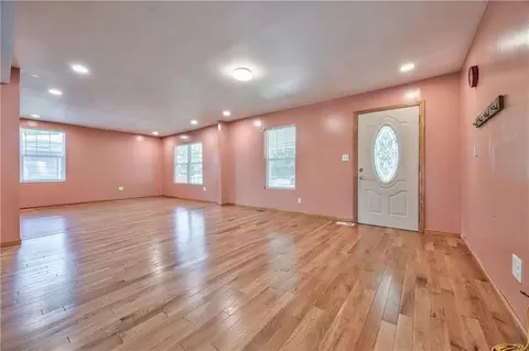 Living - 1627 E Glenn Dr, Lawrence, KS 66044 photo 1 of 5