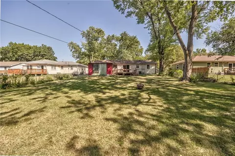 Exterior - 1627 E Glenn Dr, Lawrence, KS 66044 photo 8 of 9