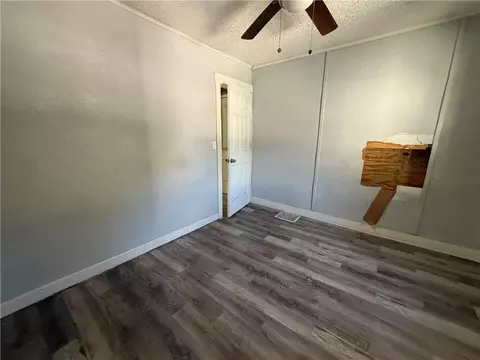 Bedroom - 10033 E Wilson Rd, Independence, MO 64053 photo 2 of 5