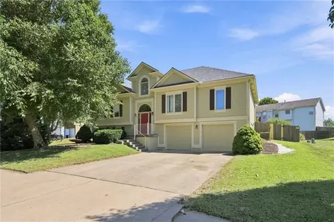 11305 N Holly St, Kansas City, MO 64155