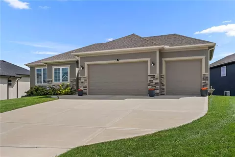 14909 S Houston St, Olathe, KS 66061