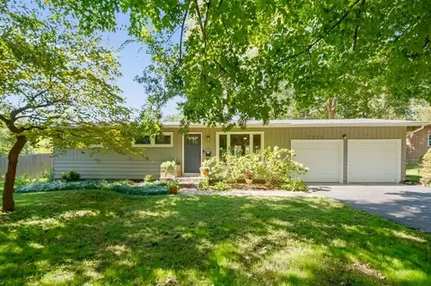 7956 Canterbury St, Prairie Village, KS 66208