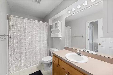 Bath - 2402 E 27th Ter, Lawrence, KS 66046 photo 1 of 4
