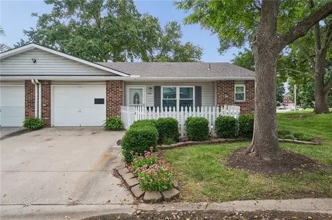 7831 Freeman Ave, Kansas City, KS 66112