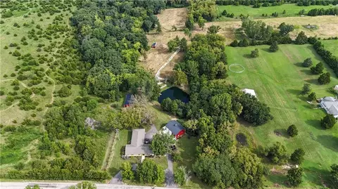 31470 W 89th St, De Soto, KS 66018