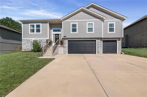 8508 NE 99th Ter, Kansas City, MO 64157