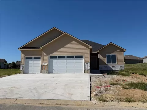 8013 SE Crumley Ct, Blue Springs, MO 64014