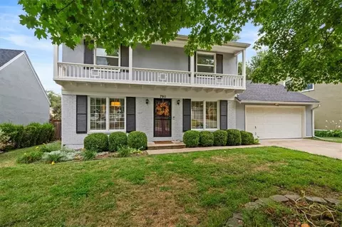 7911 Charlotte St, Kansas City, MO 64131