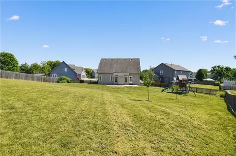 Exterior - 228 SW Ascot Cir, Lees Summit, MO 64082 photo 3 of 6