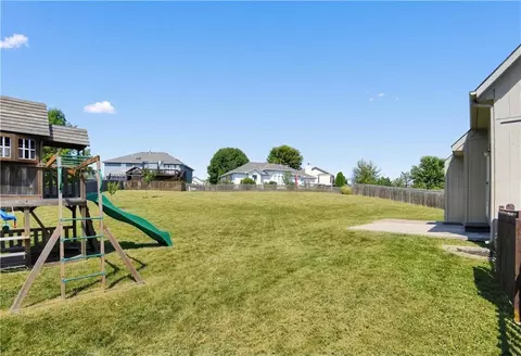 Exterior - 228 SW Ascot Cir, Lees Summit, MO 64082 photo 4 of 6