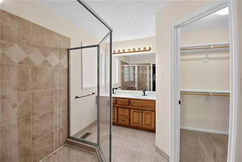 Bath - 228 SW Ascot Cir, Lees Summit, MO 64082 photo 1 of 3